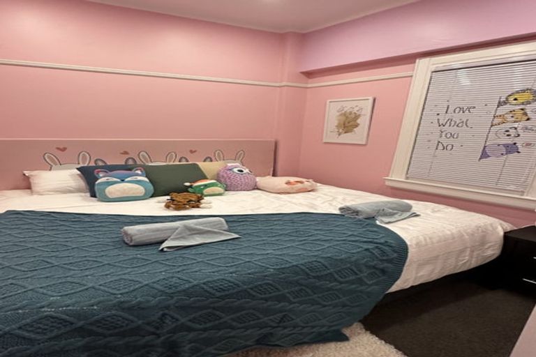 Photo of property in Zena Court, 4/11 Dufferin Street, Mount Victoria, Wellington, 6021