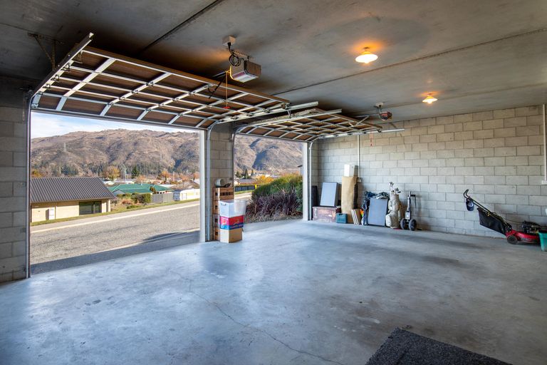 Photo of property in 44 Shields Street, Clyde, 9330