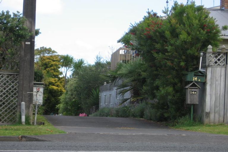 Photo of property in 14a Kowhai Road, Campbells Bay, Auckland, 0630