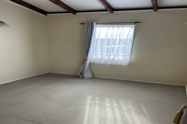 Photo of property in 2/21 Tiri Tiri Road, Birkdale, Auckland, 0626