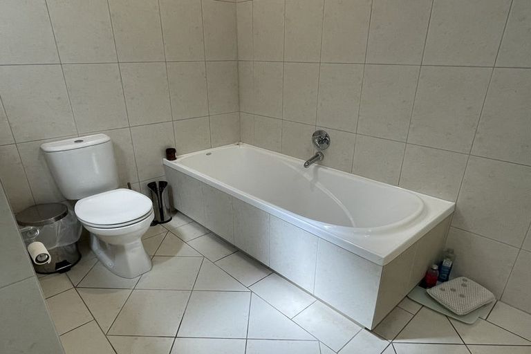 Photo of property in Construction House, 52/80 Kent Terrace, Mount Victoria, Wellington, 6011