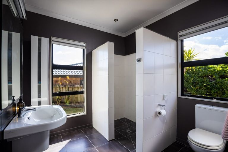 Photo of property in 69a Karamea Street, Whalers Gate, New Plymouth, 4310