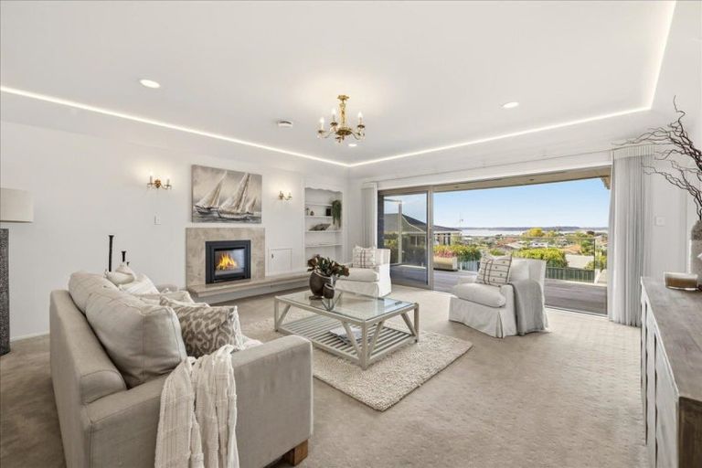 Photo of property in 13 Tirinui Crest Road, Otumoetai, Tauranga, 3110