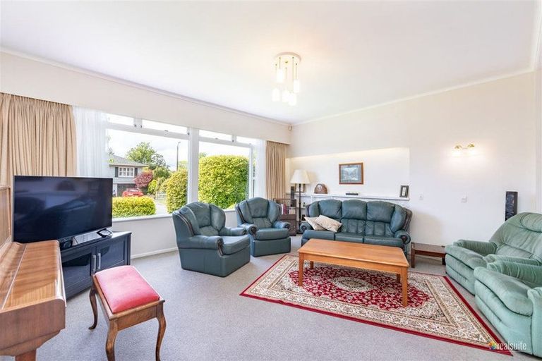 Photo of property in 43 Wai-iti Crescent, Woburn, Lower Hutt, 5010
