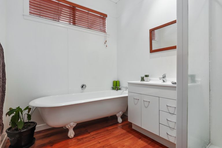 Photo of property in 46 Thames Road, Paeroa, 3600