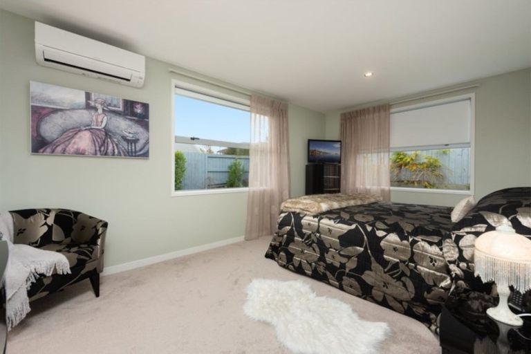 Photo of property in 1 Ellesmere Close, Pyes Pa, Tauranga, 3112
