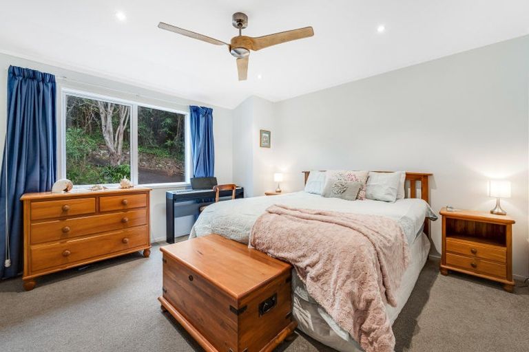 Photo of property in 92a Beach Road, Mellons Bay, Auckland, 2014