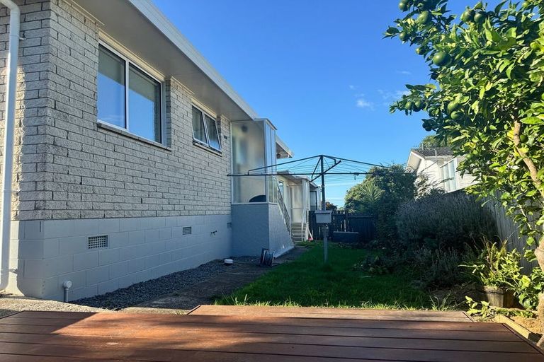 Photo of property in 2/42 Matua Road, Matua, Tauranga, 3110