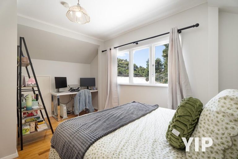 Photo of property in 74 Newlands Road, Newlands, Wellington, 6037