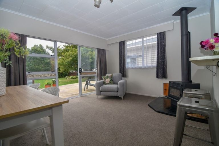 Photo of property in 27 Diamond Street, Carterton, 5713