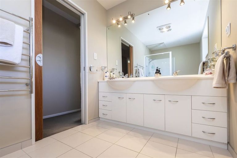 Photo of property in 53 Sayers Crescent, Ilam, Christchurch, 8041