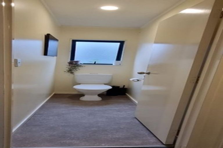 Photo of property in 41a Cyclarama Crescent, Massey, Auckland, 0614