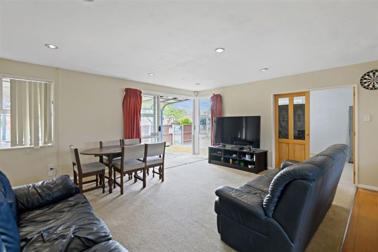 Photo of property in 22 Flay Crescent, Burnside, Christchurch, 8053