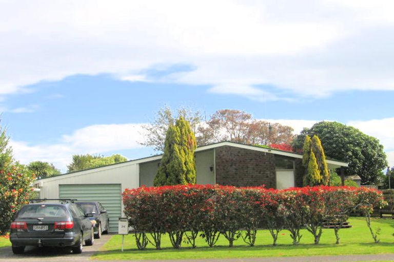 Photo of property in 24 Gloucester Road, Mount Maunganui, 3116