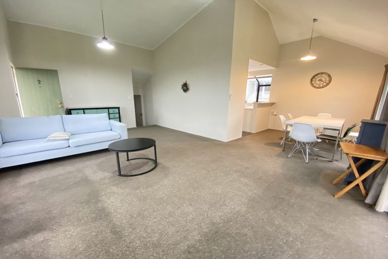 Photo of property in 2/717 East Coast Road, Browns Bay, Auckland, 0630