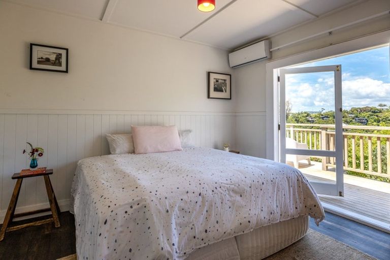 Photo of property in 70 Queens Drive, Oneroa, Waiheke Island, 1081