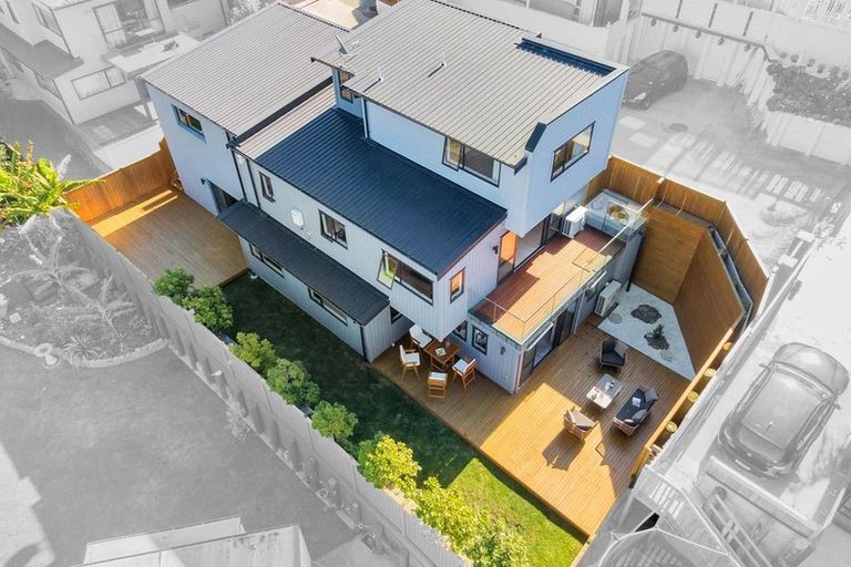 Photo of property in 73d East Coast Road, Castor Bay, Auckland, 0620