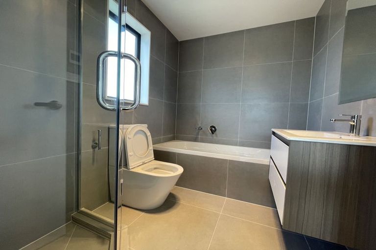 Photo of property in 1/11 Oteha Valley Road, Northcross, Auckland, 0632