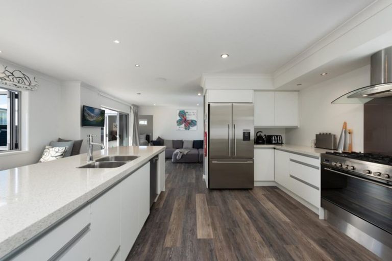 Photo of property in 134 Oriental Parade, Papamoa Beach, Papamoa, 3118