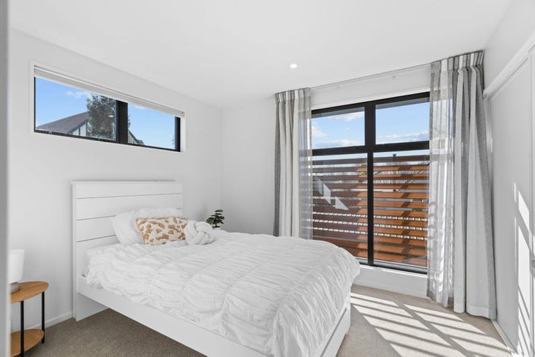 Photo of property in 2/130 Holly Road, St Albans, Christchurch, 8014