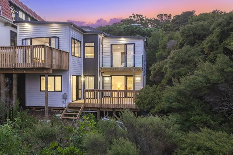 Photo of property in 254a Whangaparaoa Road, Red Beach, 0932