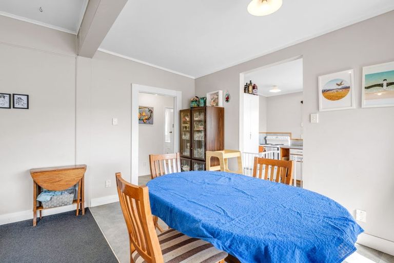 Photo of property in 6 Fairs Road, Milson, Palmerston North, 4414