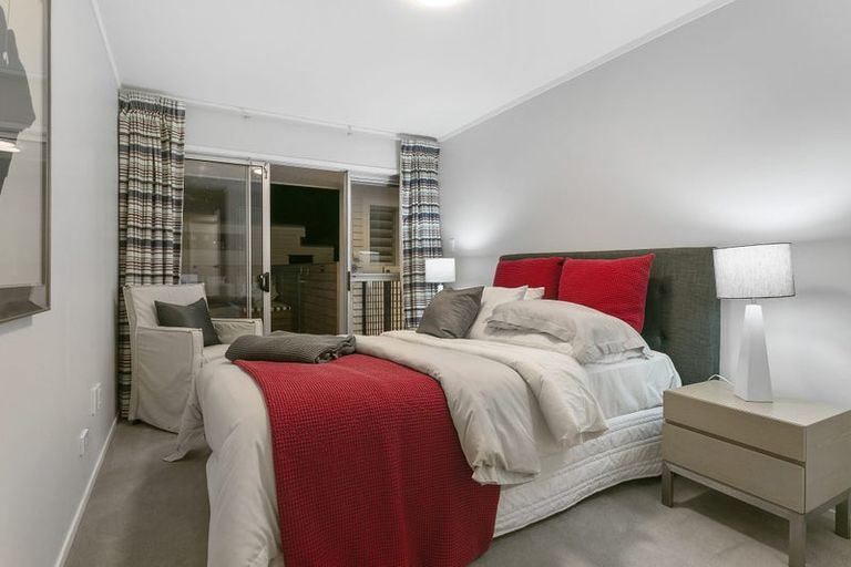 Photo of property in 10a Marama Street, Castor Bay, Auckland, 0620