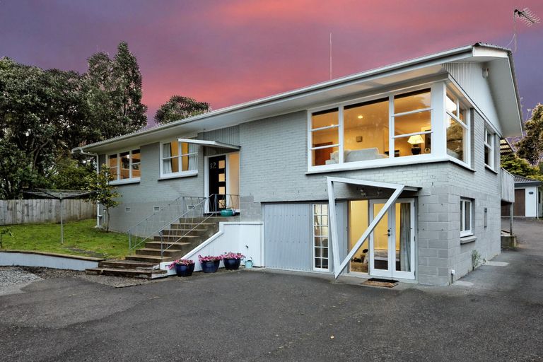 Photo of property in 12 Havelle Avenue, Titirangi, Auckland, 0604