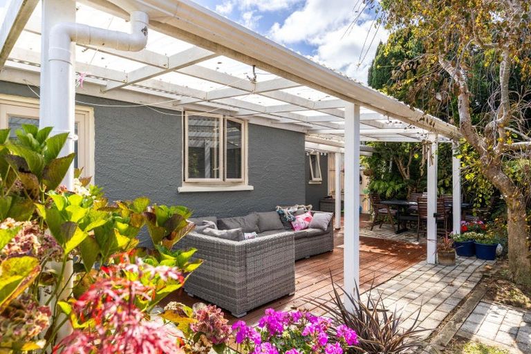 Photo of property in 383 Saint Aubyn Street, Moturoa, New Plymouth, 4310