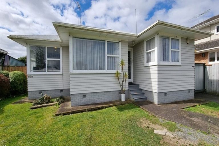 Photo of property in 42 Edinburgh Avenue, Rosehill, Papakura, 2113