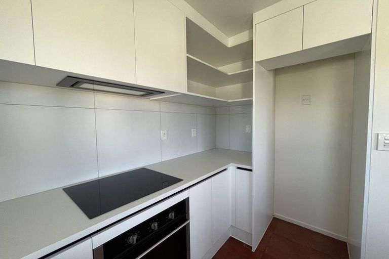 Photo of property in 10 Glendhu Road, Bayview, Auckland, 0629