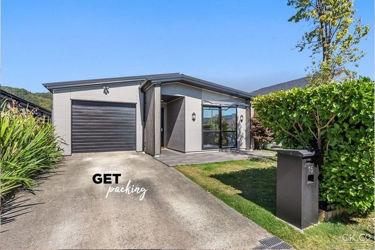 Photo of property in 15 Te Kaeaea Crescent, Wallaceville, Upper Hutt, 5018