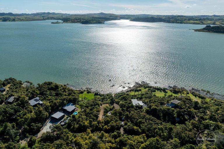 Photo of property in 15 Lancewood Lane, Pahi, Paparoa, 0571