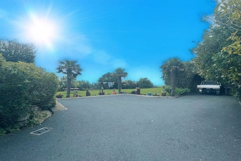 Photo of property in 85 Constable Road, Muriwai, Waimauku, 0881