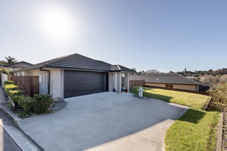 Photo of property in 31 Fairfax Crescent, Pyes Pa, Tauranga, 3112