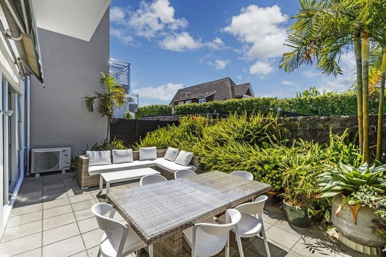 Photo of property in 6/258 Hurstmere Road, Takapuna, Auckland, 0622