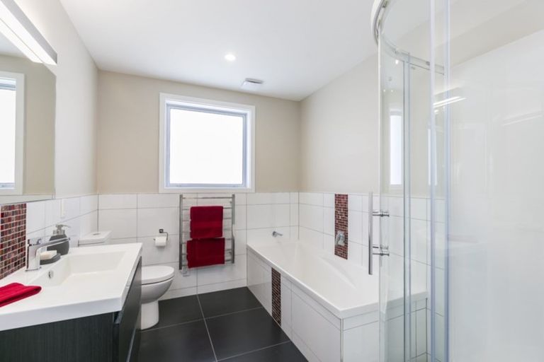 Photo of property in 117 Amesbury Drive, Churton Park, Wellington, 6037