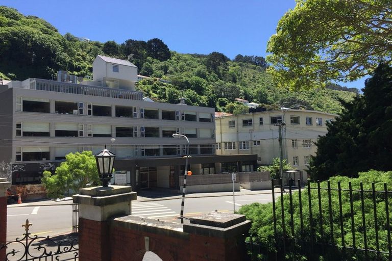 Photo of property in Sharella Living, 20 Glenmore Street, Thorndon, Wellington, 6011
