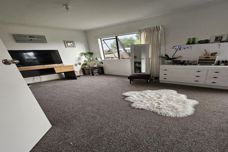 Photo of property in 16 Malcolm Street, Martinborough, 5711