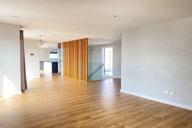 Photo of property in 6a Te Akau Crescent, Bucklands Beach, Auckland, 2012