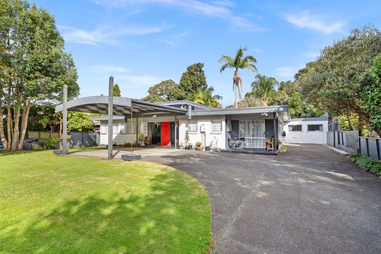 Photo of property in 17 Parkland Crescent, Terrace End, Palmerston North, 4410
