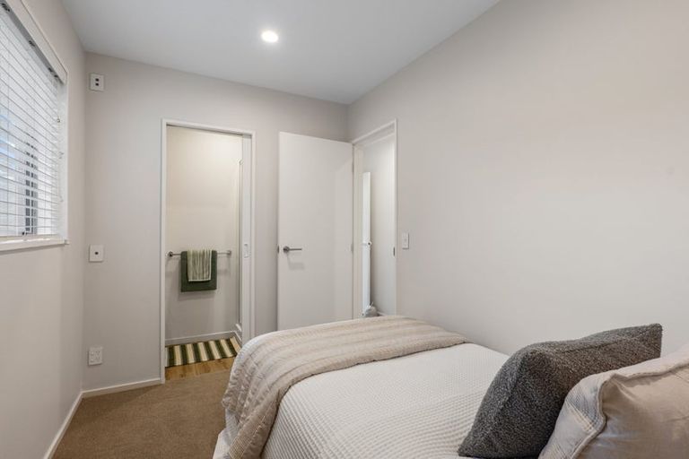 Photo of property in 87b Aikmans Road, Merivale, Christchurch, 8014