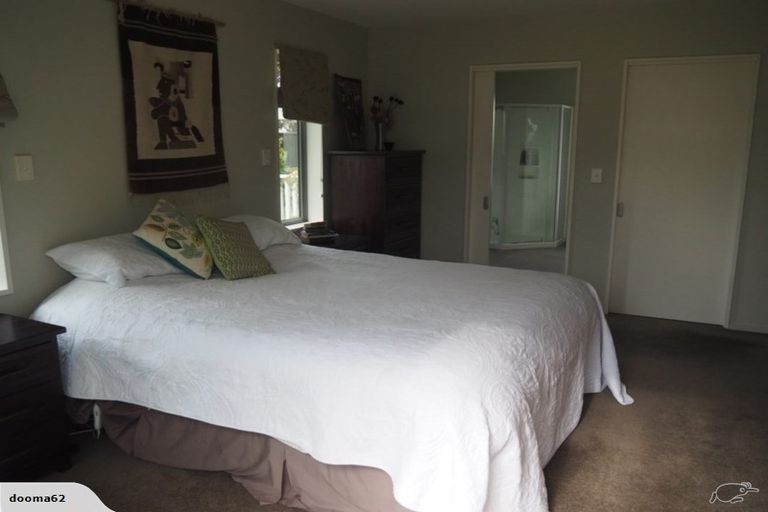 Photo of property in 25 Pentonville Close, Westmorland, Christchurch, 8025