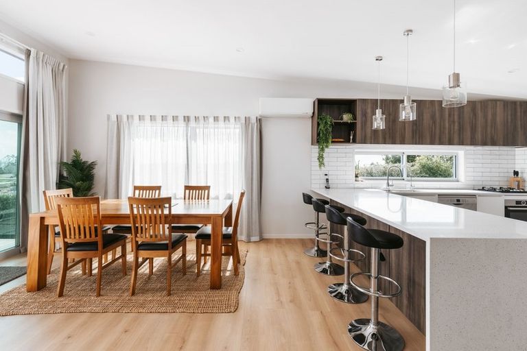 Photo of property in 60c Margaret Drive, Omokoroa, 3114