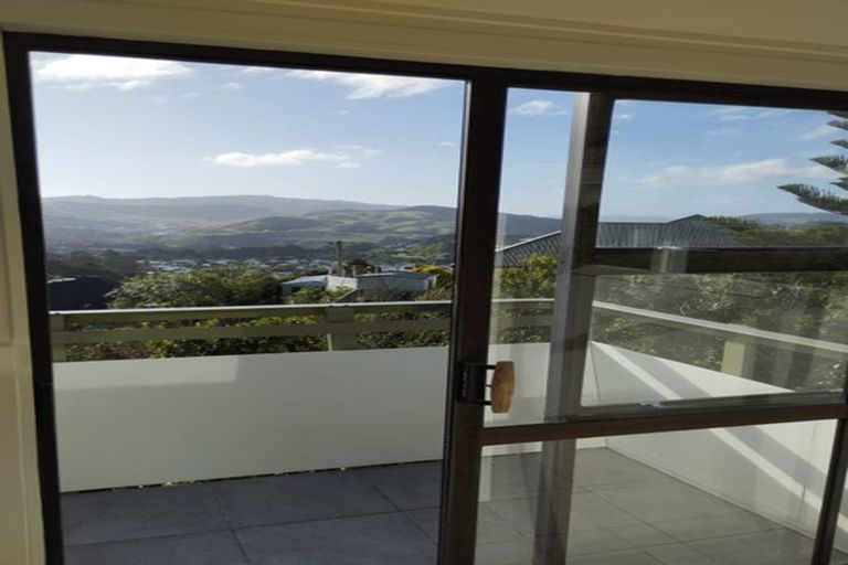 Photo of property in 19 Carluke Street, Paparangi, Wellington, 6037