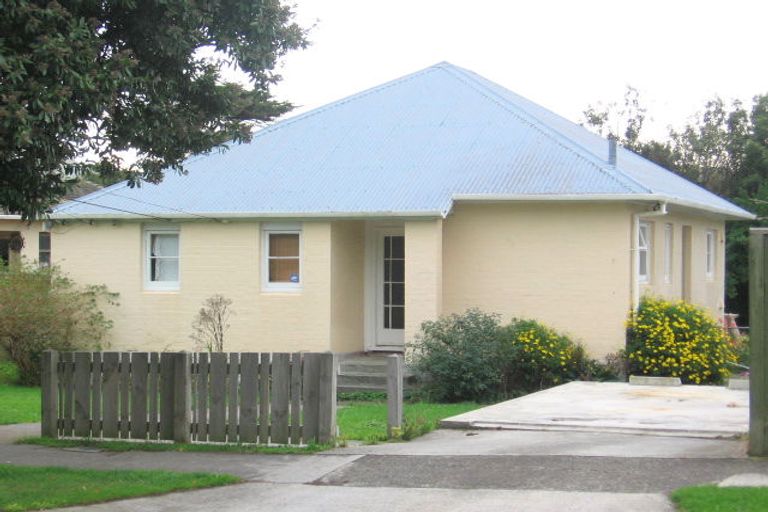 Photo of property in 63 Durham Crescent, Fairfield, Lower Hutt, 5011