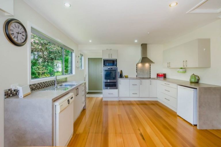 Photo of property in 93 Winara Avenue, Waikanae, 5036