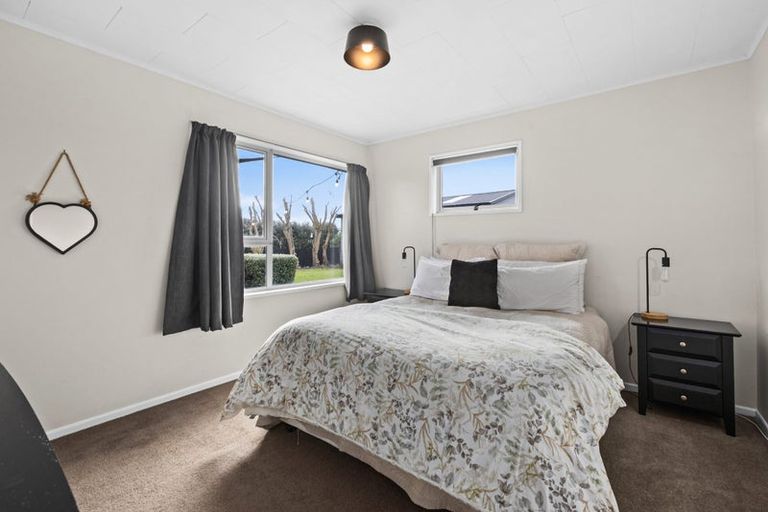 Photo of property in 37 Pitt Street, Clive, 4102