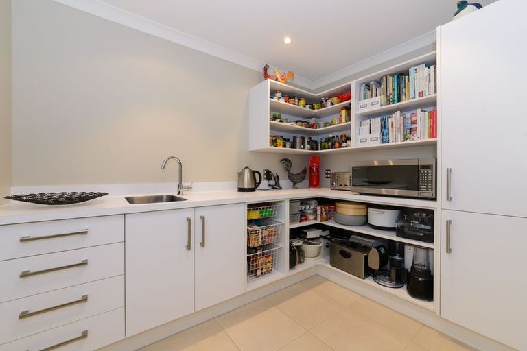 Photo of property in 35 Rodeo Drive, Kelvin Grove, Palmerston North, 4414