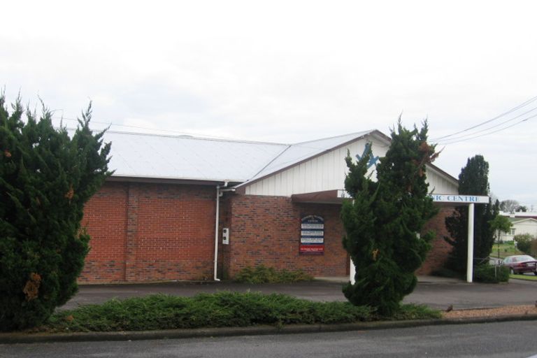 Photo of property in 1 Duke Street, Papakura, 2110